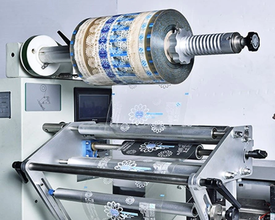 pillow type soap packaging machine daily necessaries packaging machine automatically.jpg pillow type soap packaging machine daily necessaries packaging machine automatically.jpg